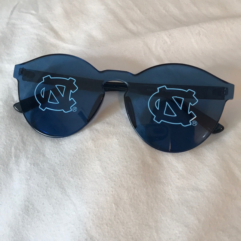 UNC Tar Heels Game Day Sunglasses VS PINK